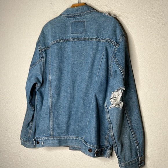Levi’s Standard Trucker Jacket Denim Distressed Blue Size Large Retro 90’s Indie - Picture 6 of 7